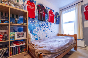 BEDROOM- click for photo gallery